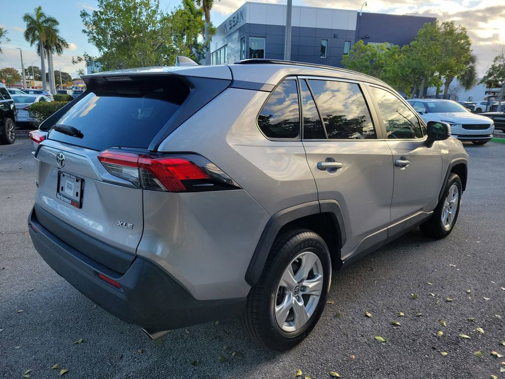 Used 2019 Toyota RAV4 XLE image 8