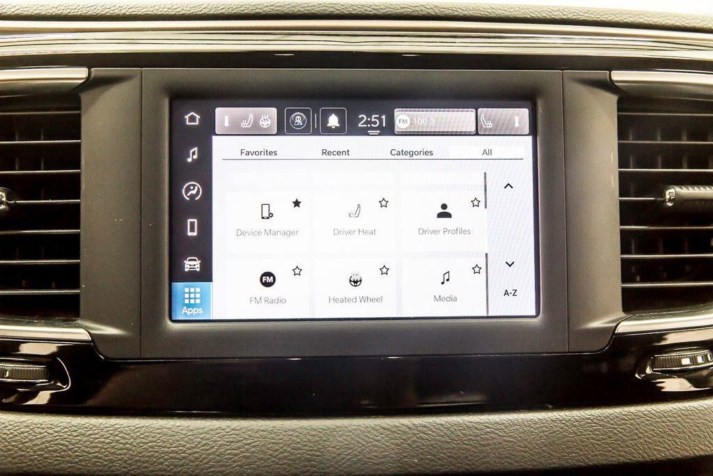 Used 2022 Chrysler Voyager LX image 22