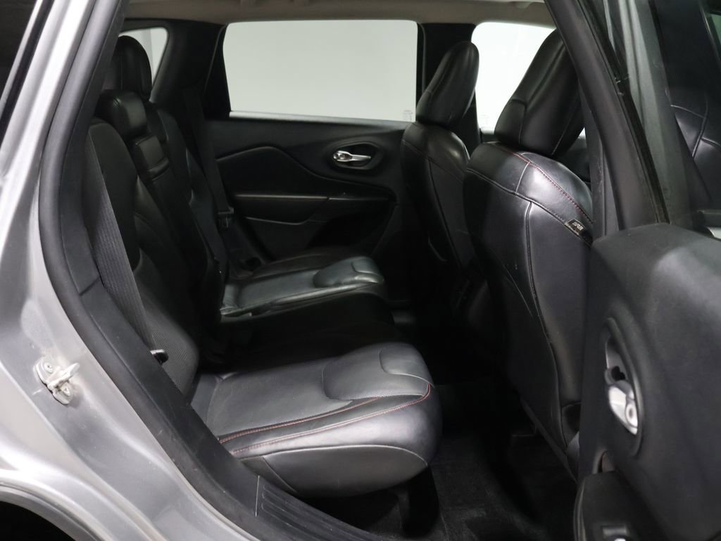 Used 2015 Jeep Cherokee Trailhawk w/ Comfort/Convenience Group image 25