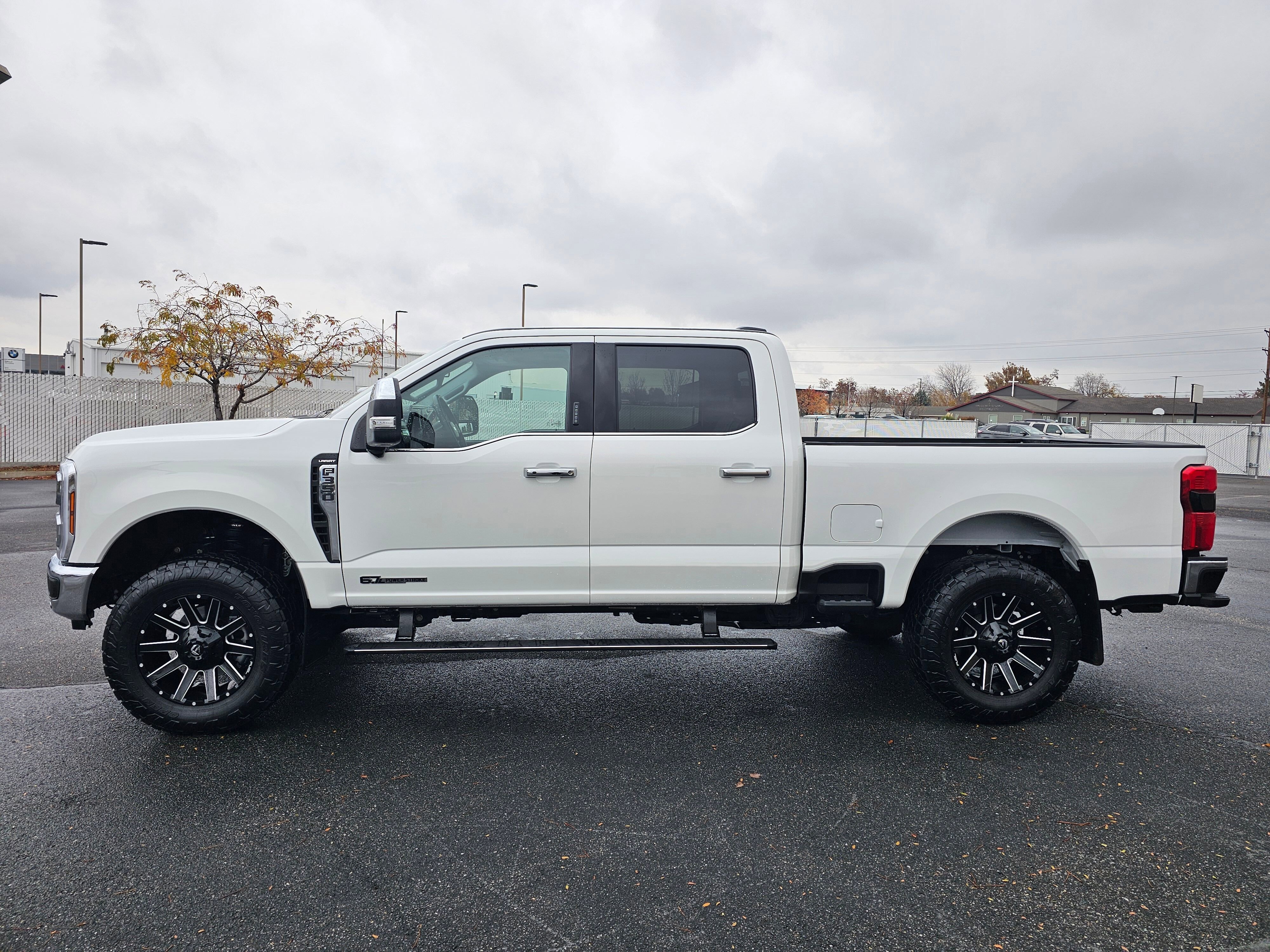 Used 2024 Ford F350 Lariat w/ Lariat Ultimate Package image 3