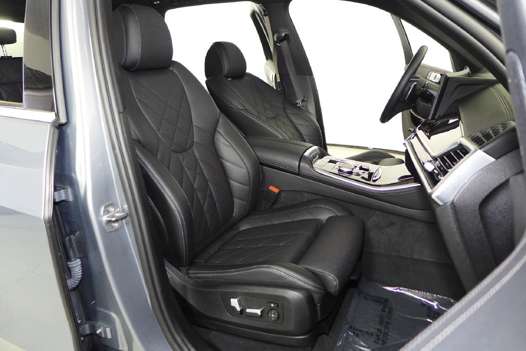 Certified 2024 BMW X5 xDrive40i w/ Parking Assistance Package AWD/4WD image 19