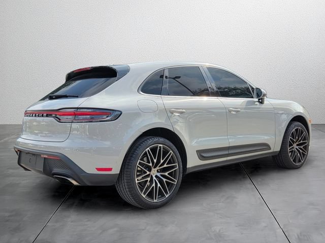 Used 2022 Porsche Macan AWD/4WD image 4