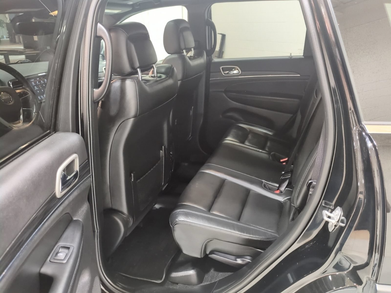 Used 2021 Jeep Grand Cherokee Limited AWD/4WD image 14