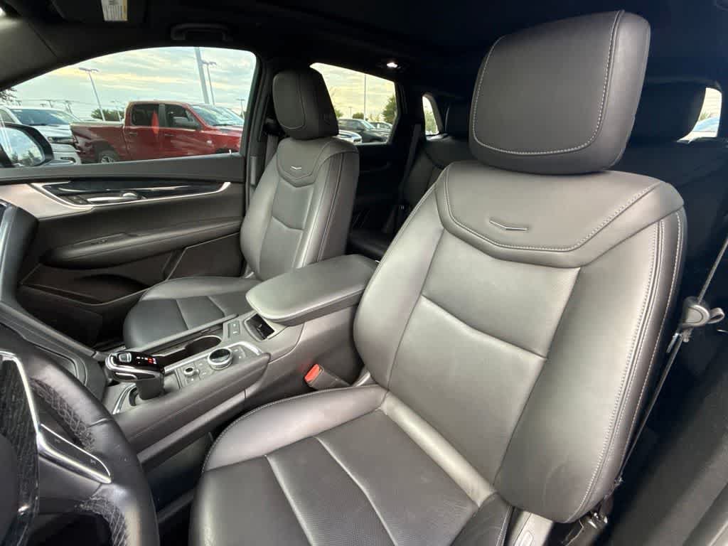 Used 2024 Cadillac XT5 Premium Luxury w/ LPO, Floor Liner Package AWD/4WD image 17