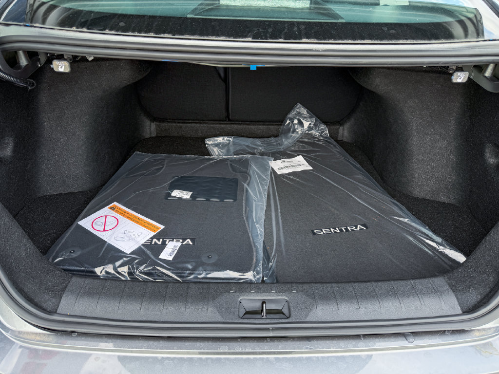 New 2027 Nissan Sentra SR w/ Floor Mat Package FWD image 28