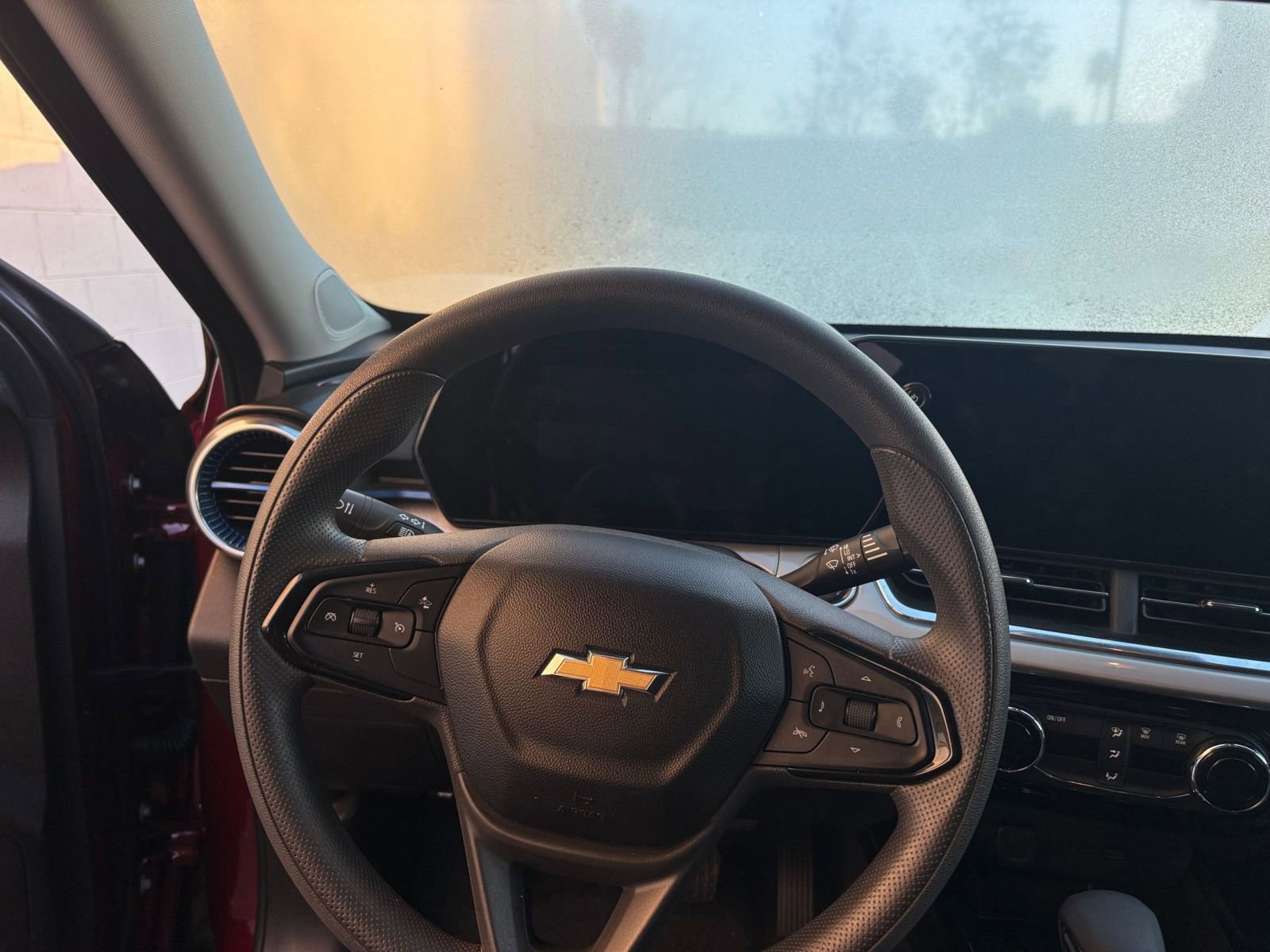 Used 2025 Chevrolet Trax LT image 34