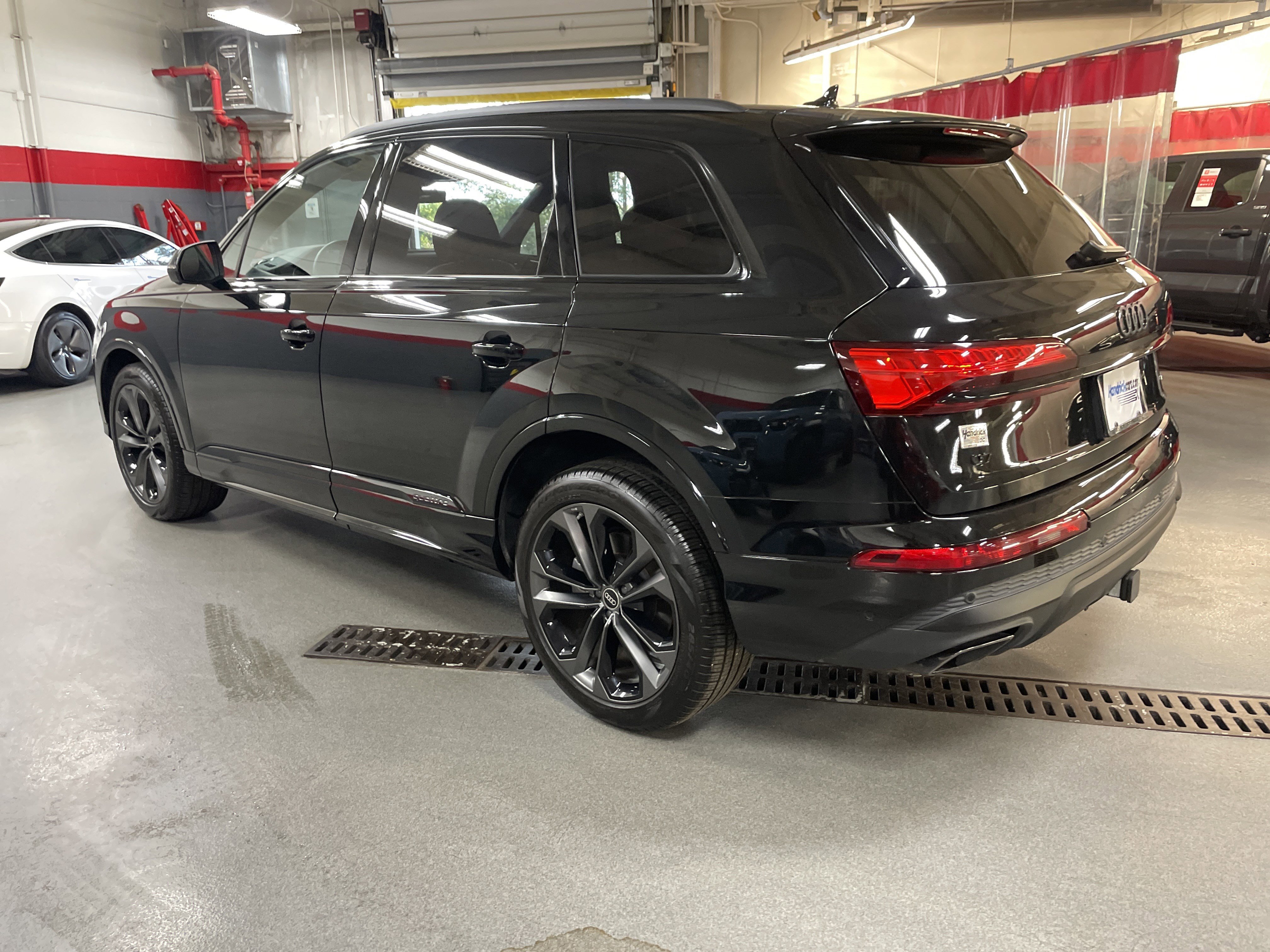 Used 2025 Audi Q7 3.0T Prestige image 8