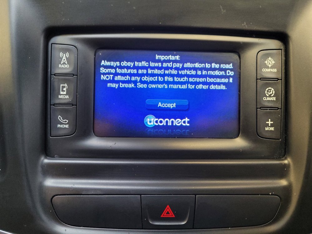 Used 2015 Chrysler 200 Limited FWD image 25