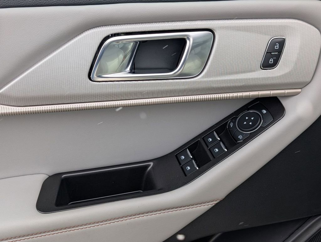 New 2025 Ford Explorer Active w/ Active Comfort Package image 27