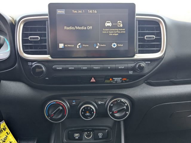 Used 2025 Hyundai Venue SE image 19