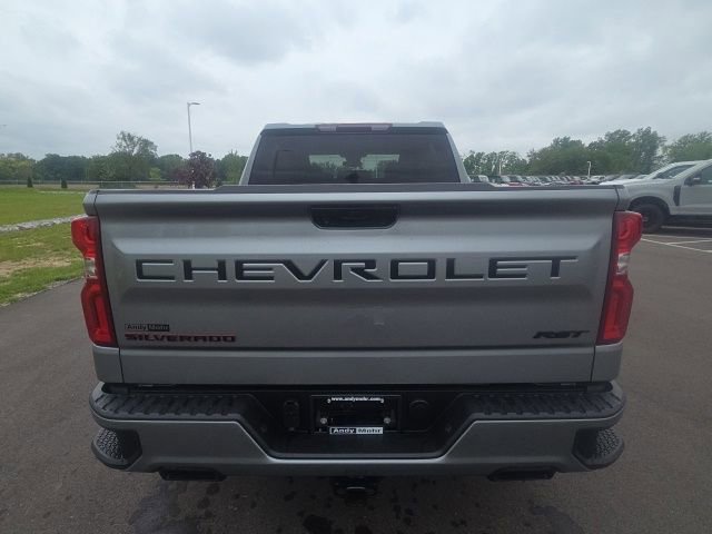 Used 2023 Chevrolet Silverado 1500 RST w/ Redline Edition AWD/4WD image 9
