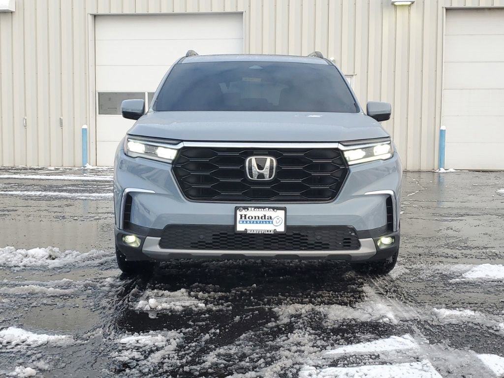 Used 2023 Honda Pilot Touring image 2
