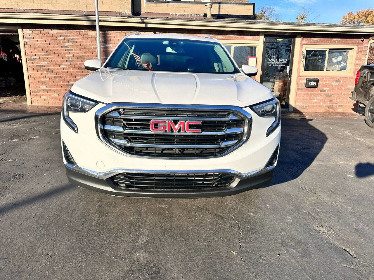 Used 2020 GMC Terrain SLT w/ Preferred Package image 2