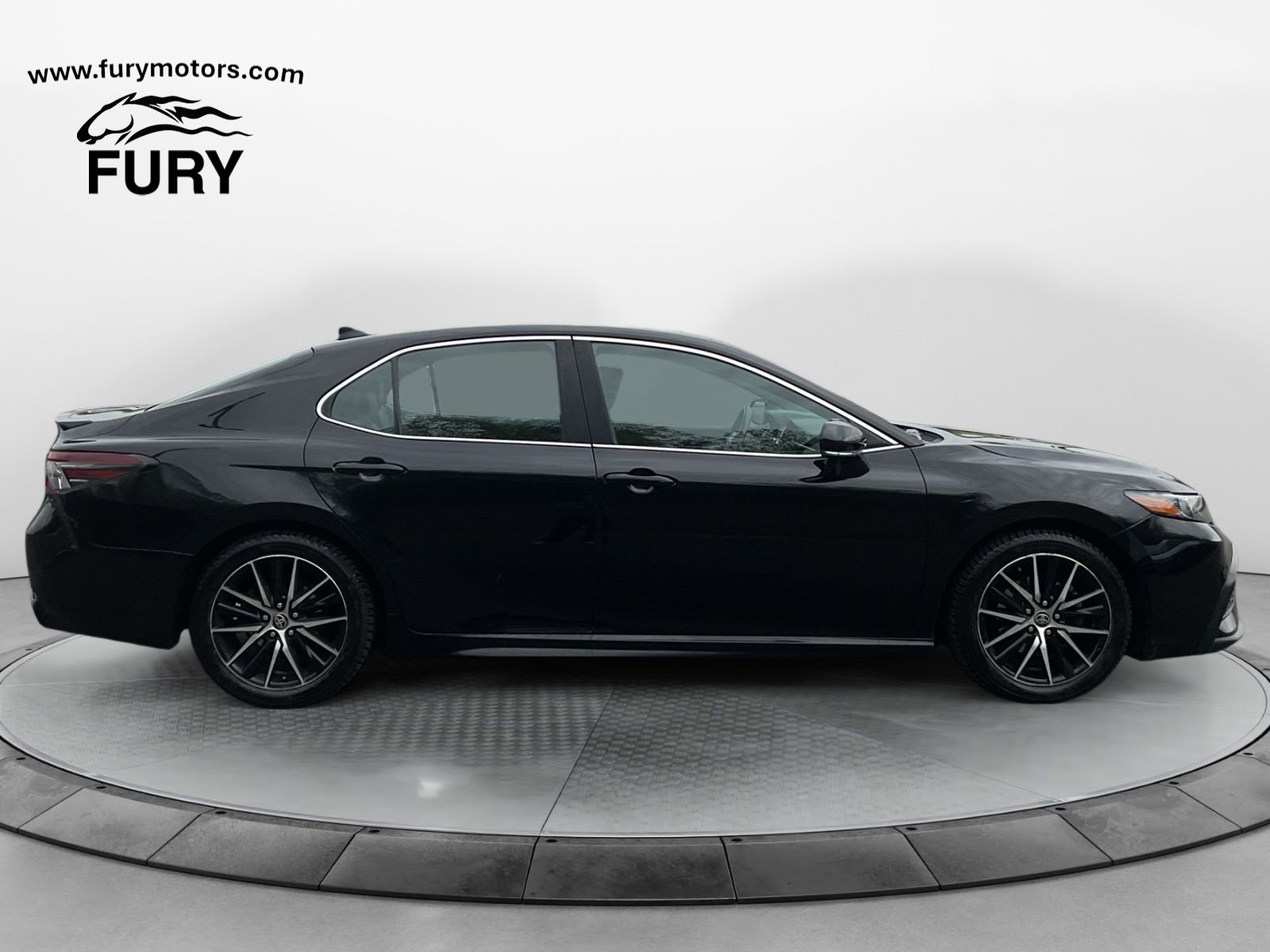 Used 2021 Toyota Camry SE w/ Cold Weather Package AWD/4WD image 2