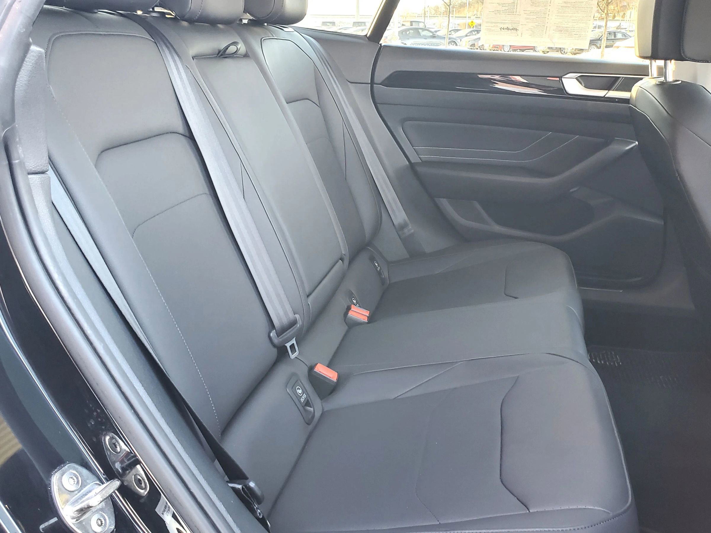Used 2021 Volkswagen Arteon SE FWD image 12