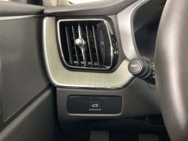 Certified 2025 Volvo XC60 B5 Plus image 23