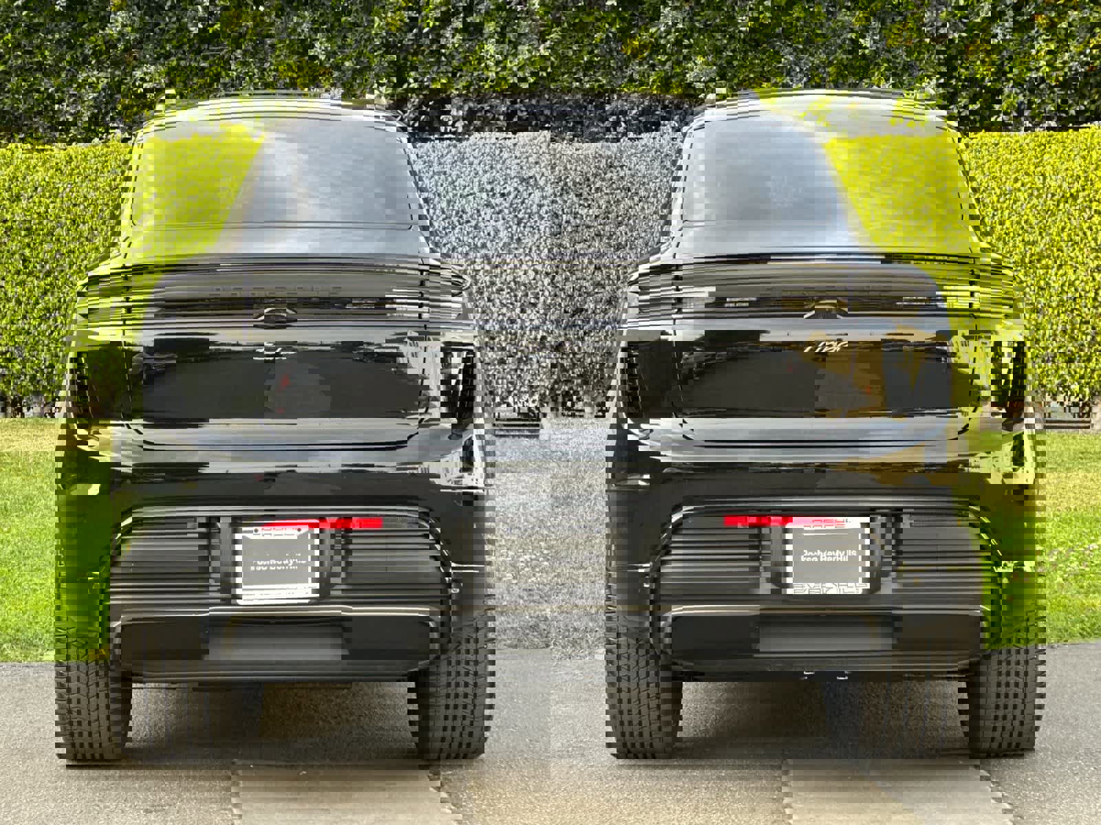 New 2025 Porsche Macan Turbo Electric image 7