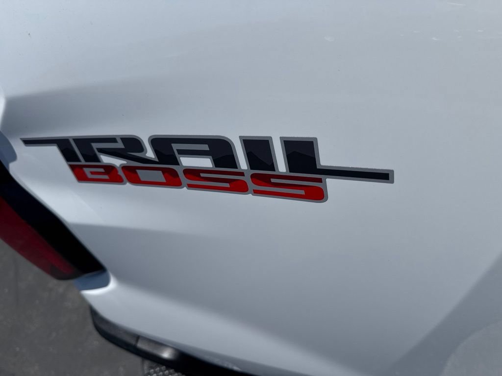 Used 2024 Chevrolet Colorado Trail Boss AWD/4WD image 6