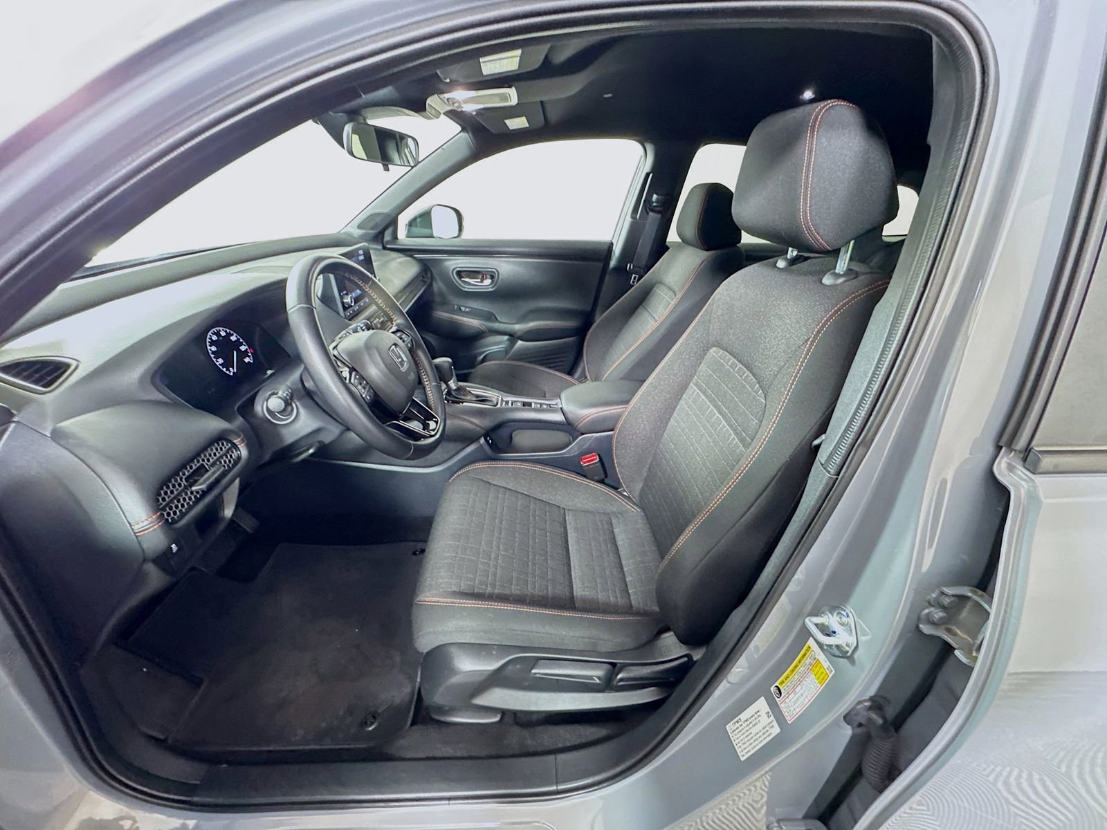 Used 2025 Honda HR-V Sport image 17