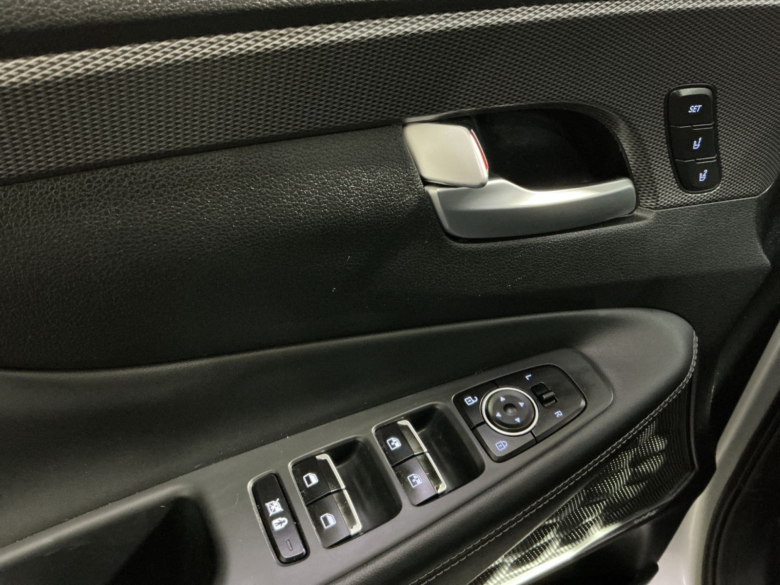 Used 2019 Hyundai Santa Fe AWD image 16