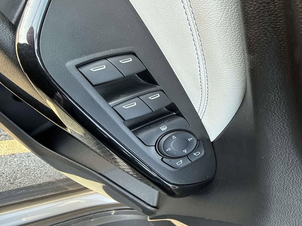 Used 2025 Chevrolet Trax LT w/ LT Convenience Package image 11