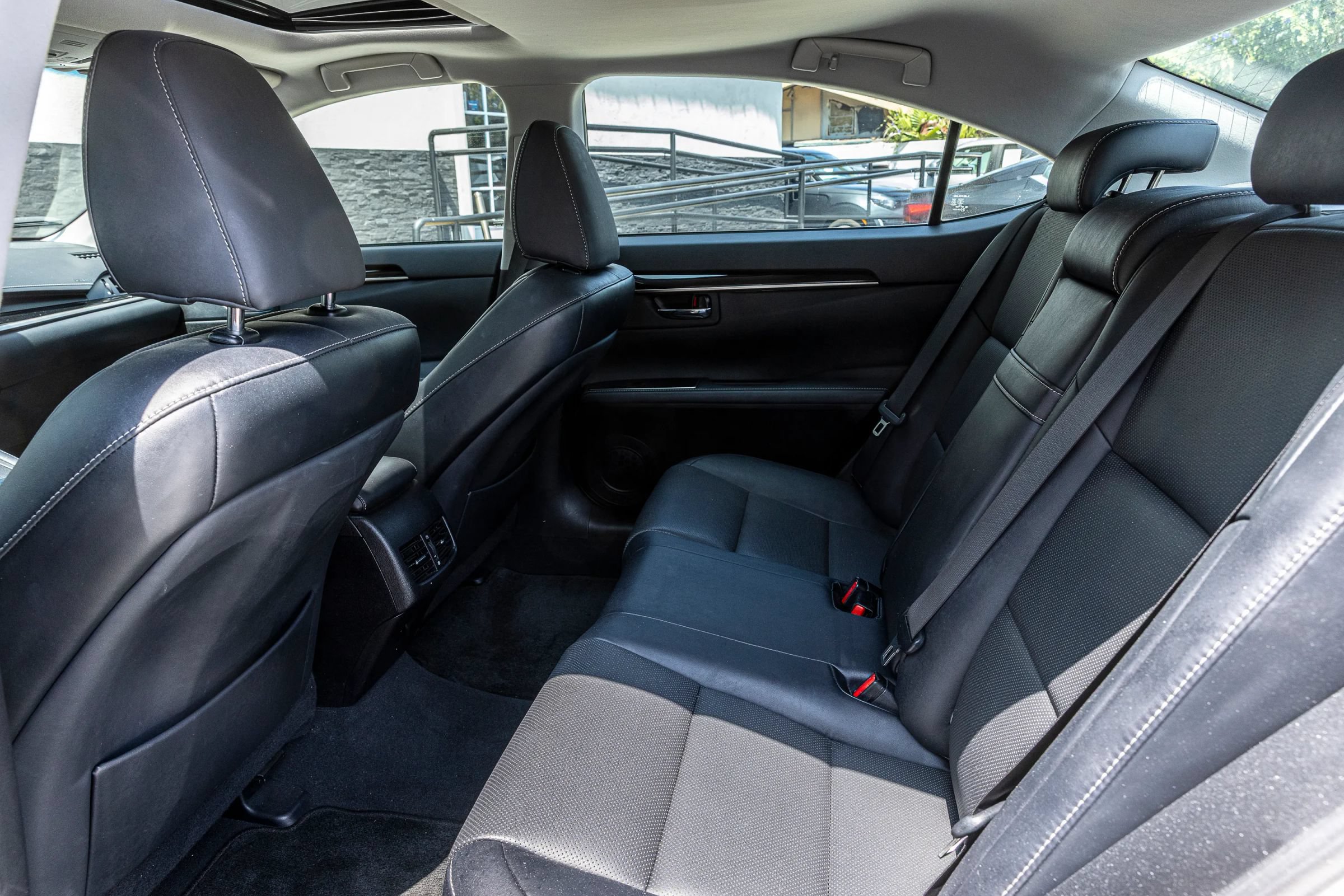 Used 2017 Lexus ES 350 w/ Accessory Package 2 FWD image 28