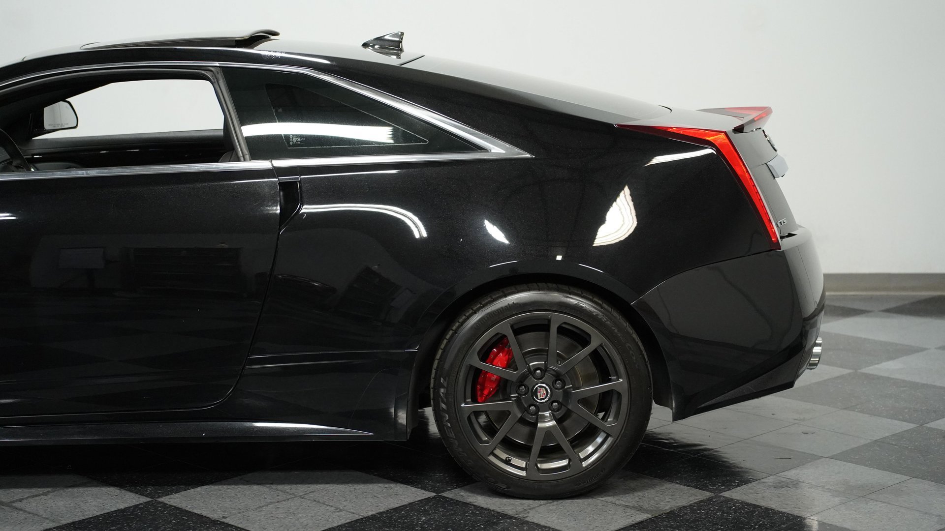 Used 2013 Cadillac CTS V w/ Wood Trim Package image 21