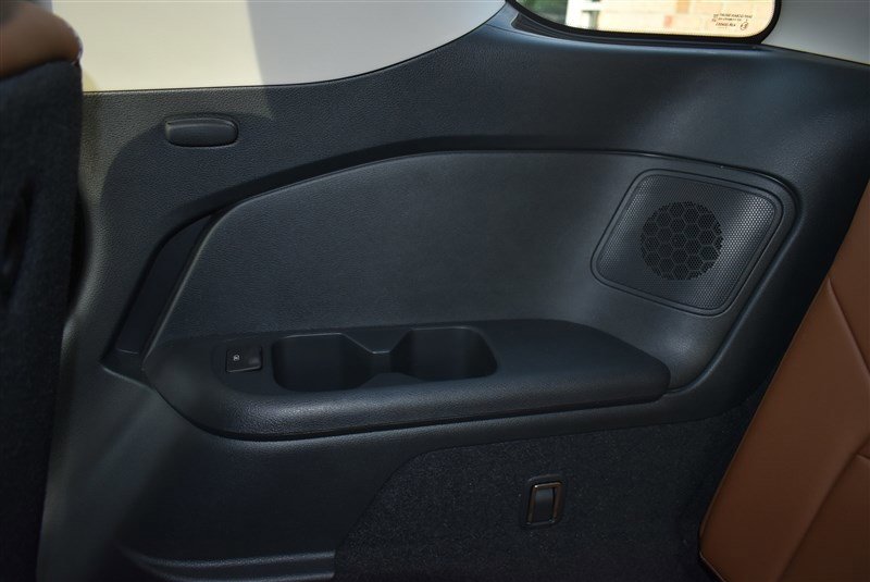 Used 2022 Nissan Pathfinder Platinum w/ Cargo Package image 29