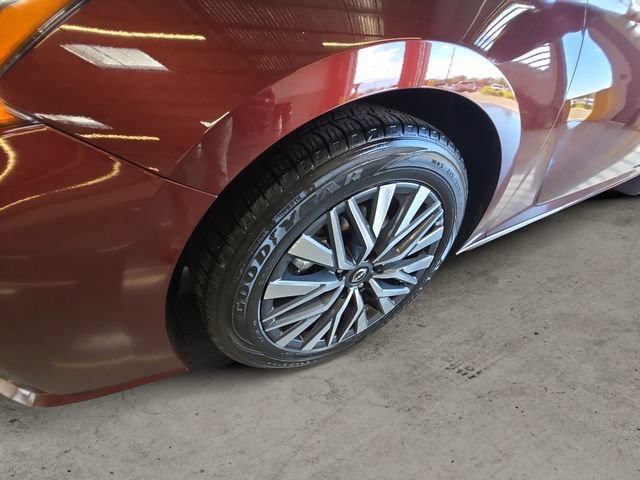 Used 2024 Nissan Altima 2.5 SV FWD image 9