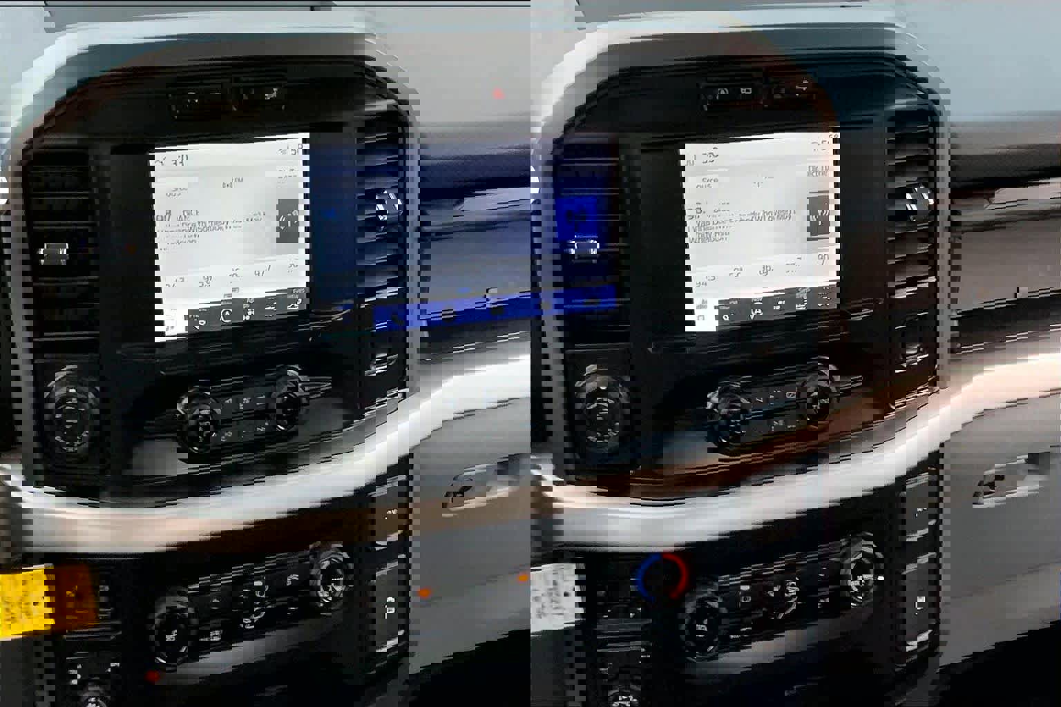 Used 2023 Ford F150 XLT w/ Trailer Tow Package image 7