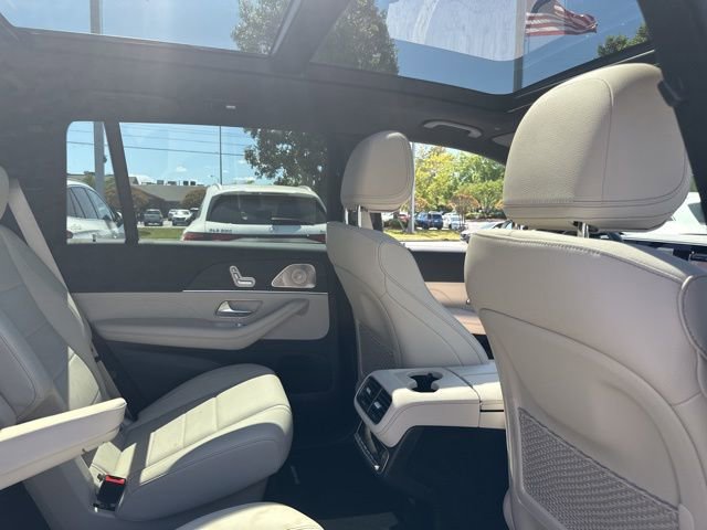 Used 2025 Mercedes-Benz GLS 450 4MATIC image 29