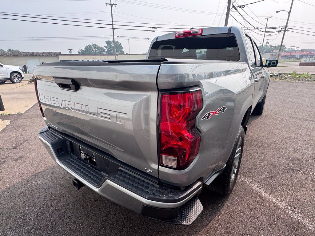 Used 2024 Chevrolet Colorado LT w/ Advanced Trailering Package AWD/4WD image 3