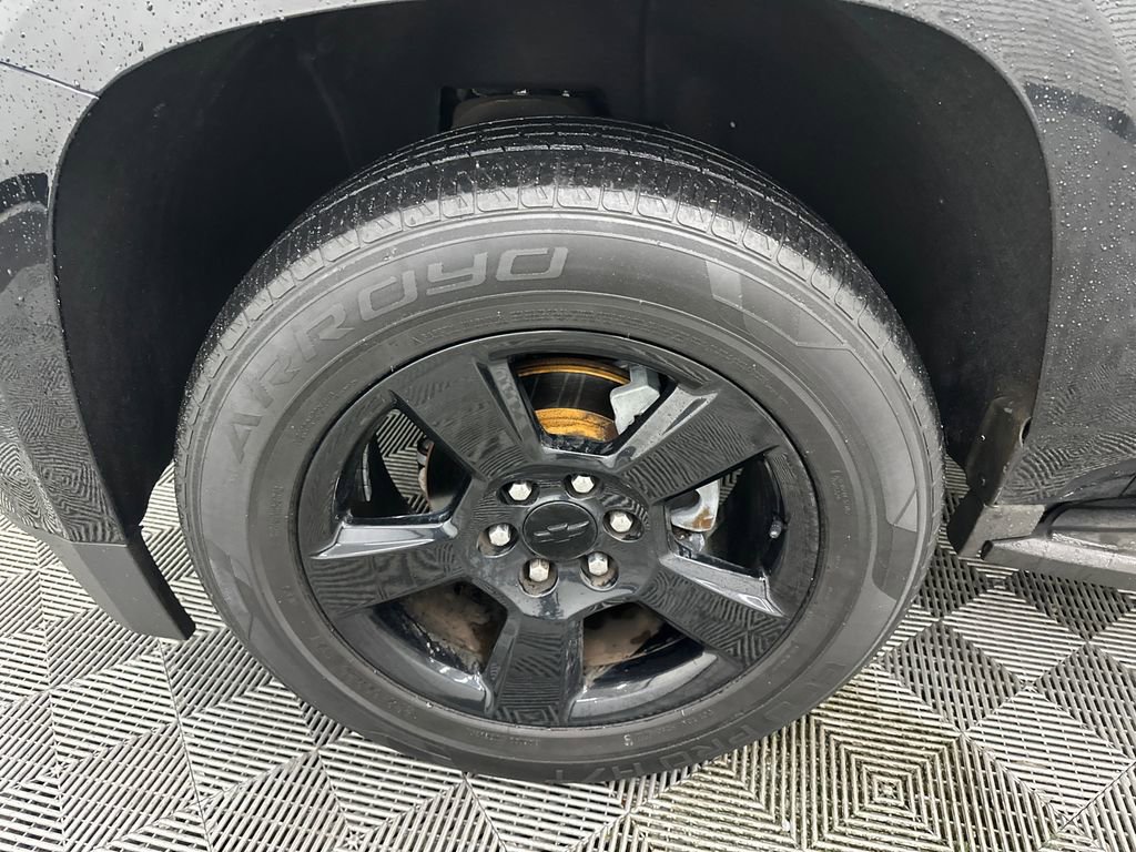 Used 2017 Chevrolet Suburban LT w/ LT Midnight Edition AWD/4WD image 12