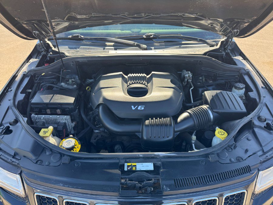 Used 2015 Jeep Grand Cherokee Overland w/ Advanced Technology Group image 25