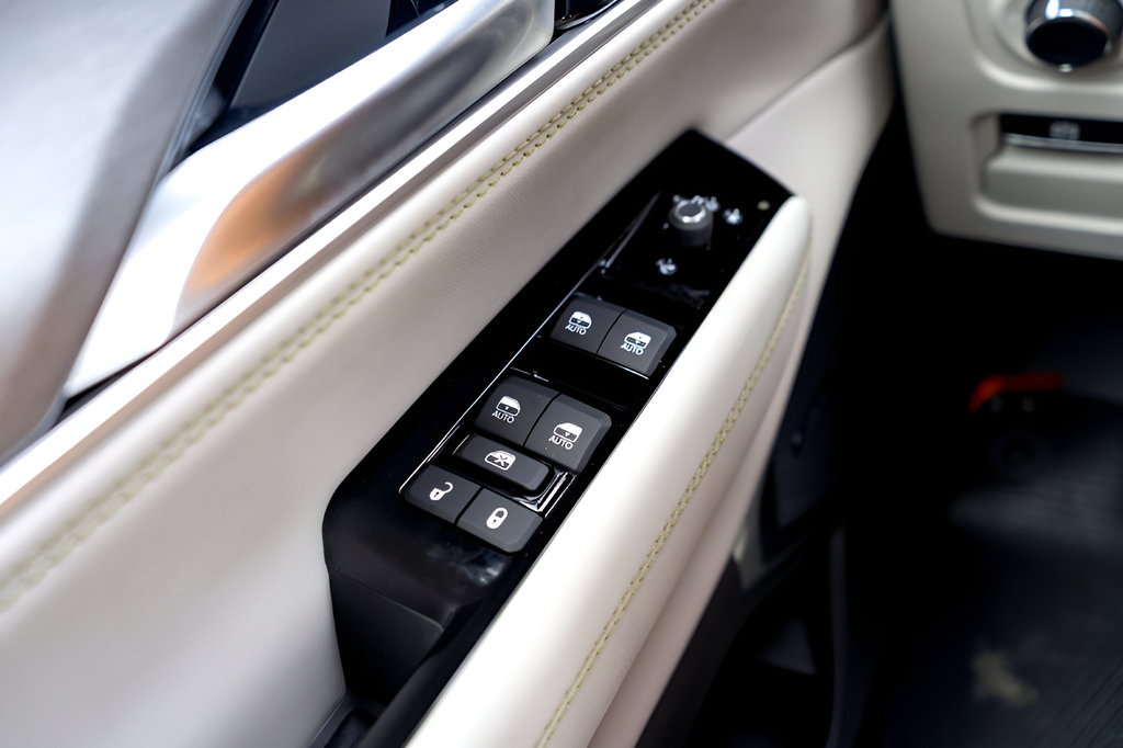 New 2026 Jeep Grand Wagoneer 2WD w/ Premium Group I image 19