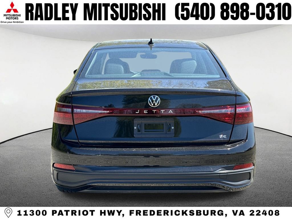 Used 2025 Volkswagen Jetta SE w/ Sunroof Package image 18