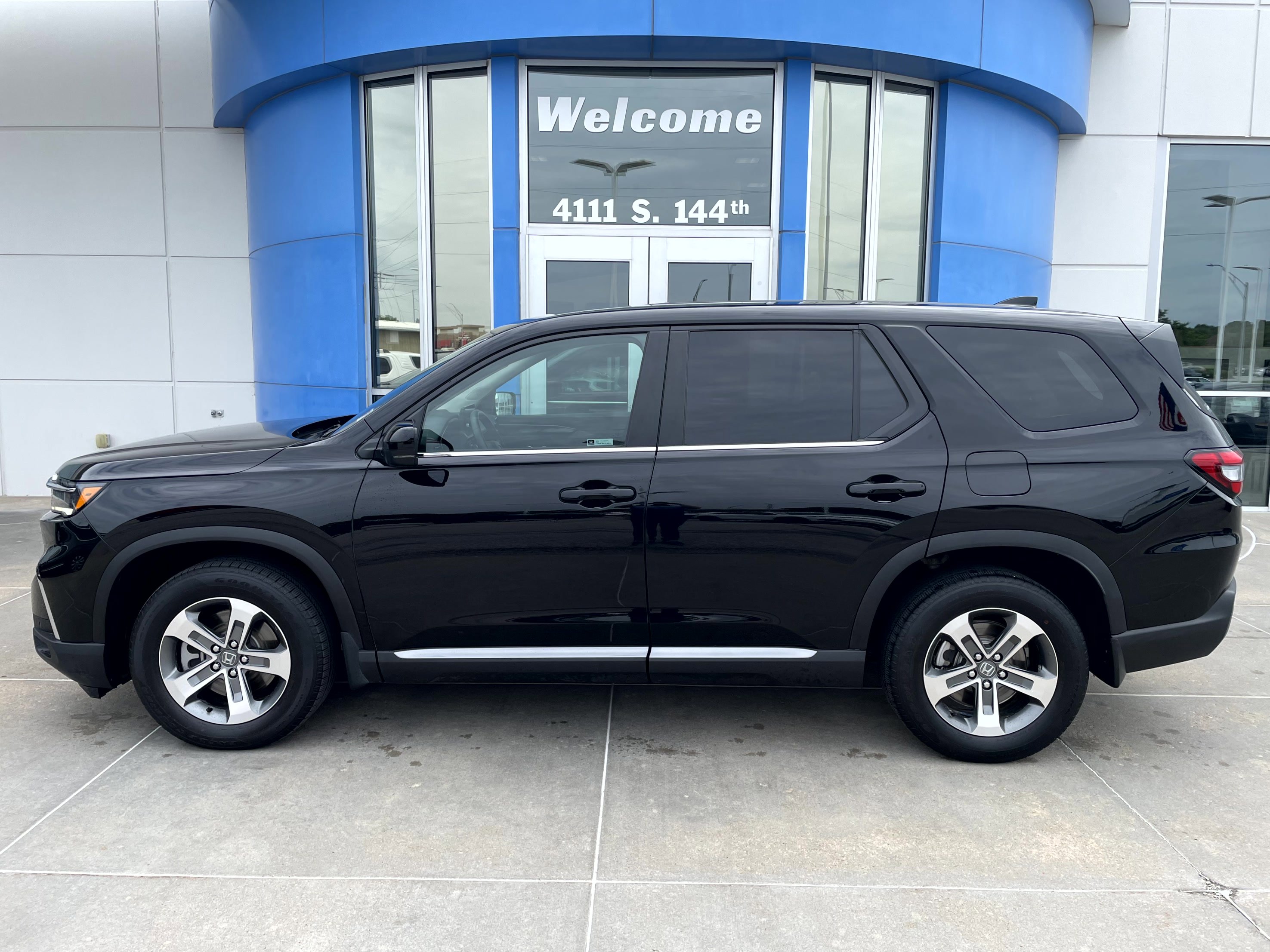 Used 2023 Honda Pilot EX-L image 1