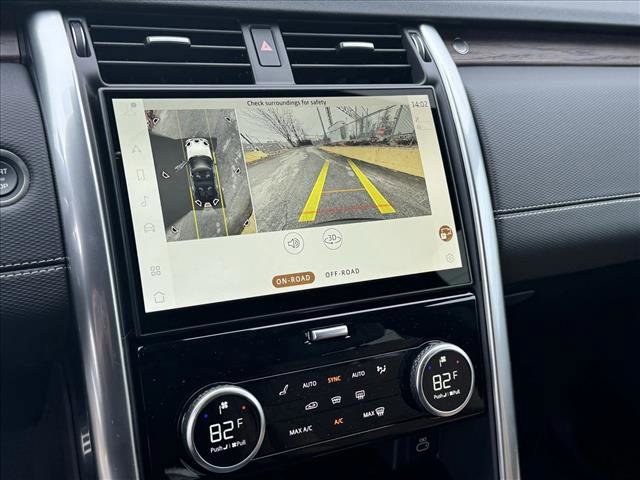 Certified 2024 Land Rover Discovery Dynamic SE image 13
