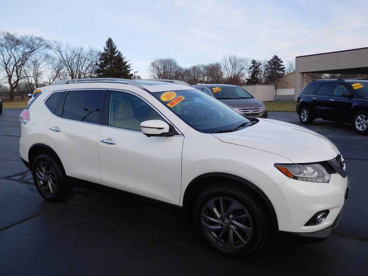 Used 2016 Nissan Rogue SL w/ SL Premium Package image 10