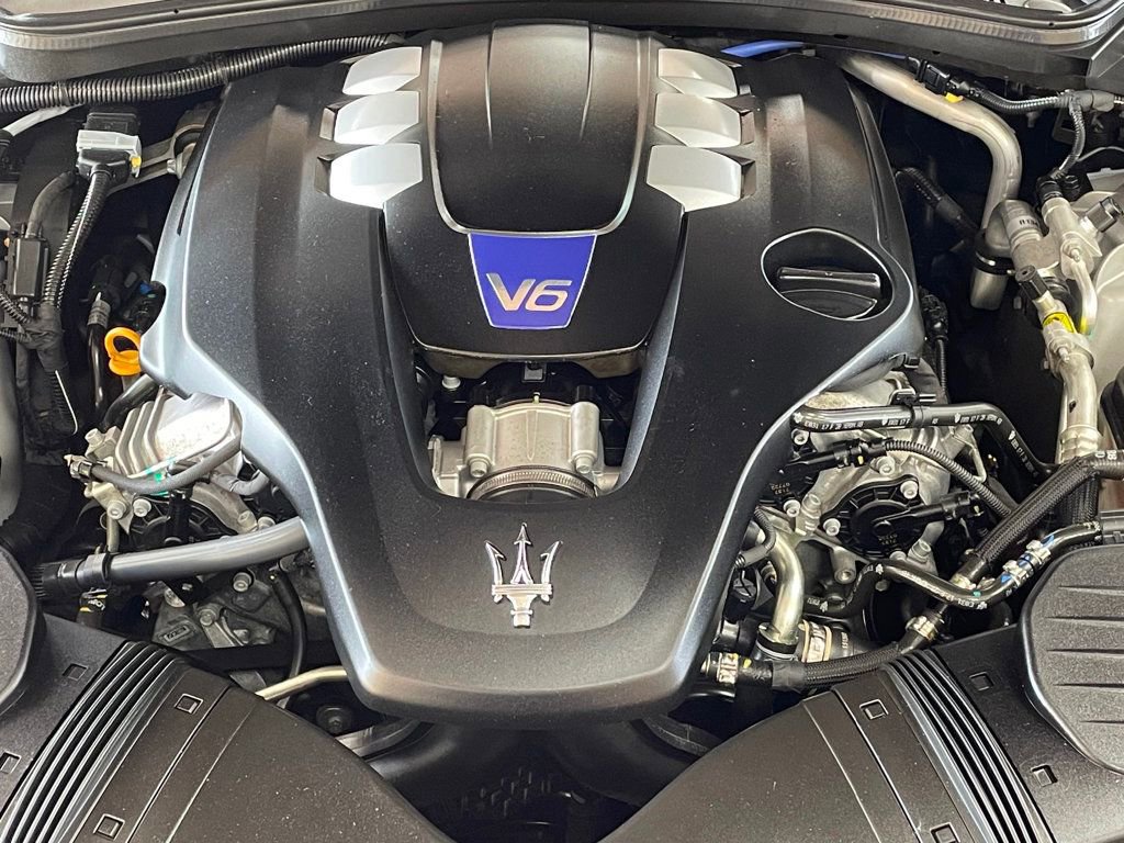 Used 2018 Maserati Quattroporte S GranSport Q4 AWD/4WD image 42