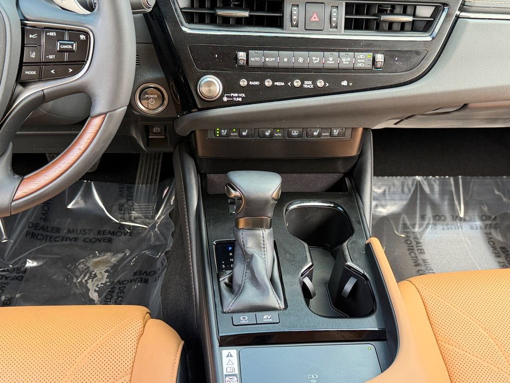 Certified 2023 Lexus ES 300h w/ Accessory Package (Z1) FWD image 13