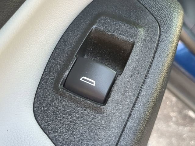 Used 2022 Chevrolet Equinox LS image 36