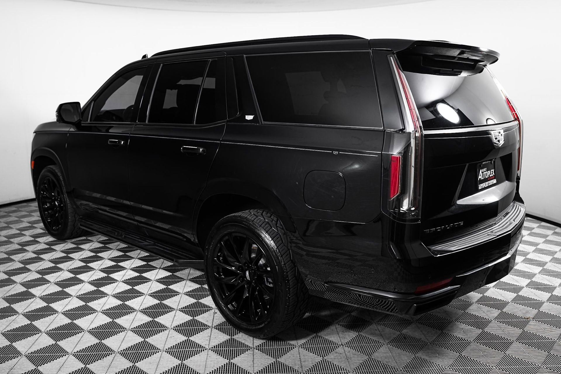 Used 2021 Cadillac Escalade Sport Platinum w/ LPO, ONYX Package image 12