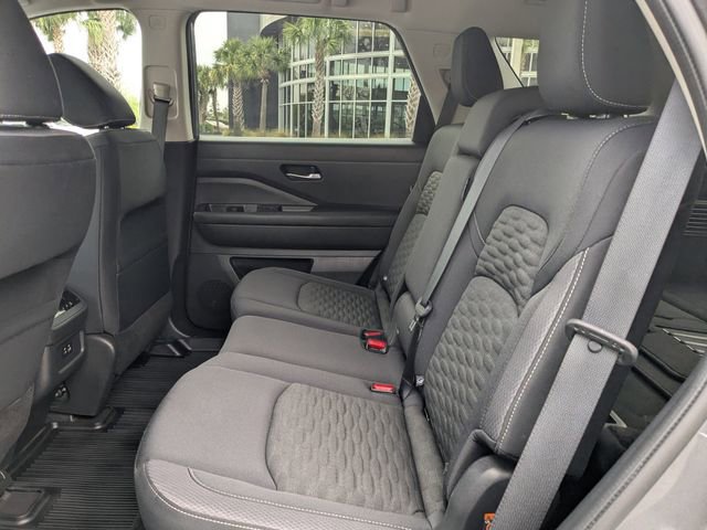 Used 2022 Nissan Pathfinder SV FWD image 14