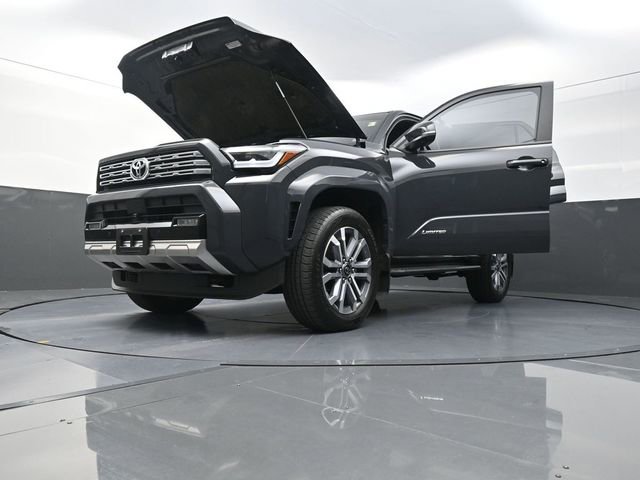 Used 2025 Toyota 4Runner Limited AWD/4WD image 40