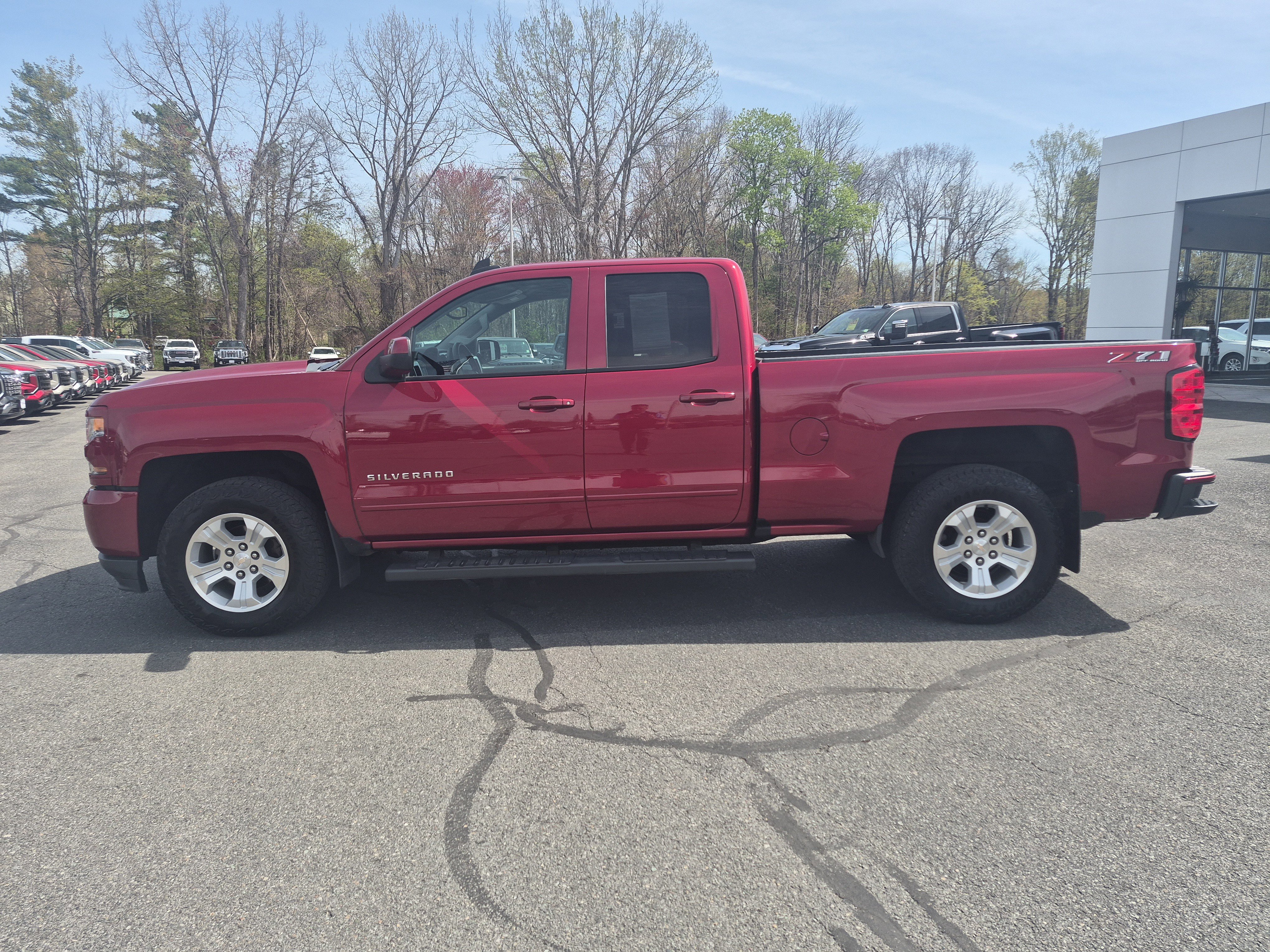 Used 2019 Chevrolet Silverado 1500 LT w/ All Star Edition AWD/4WD image 2
