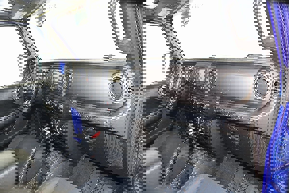 Used 2018 Jeep Wrangler Unlimited Sport S image 36