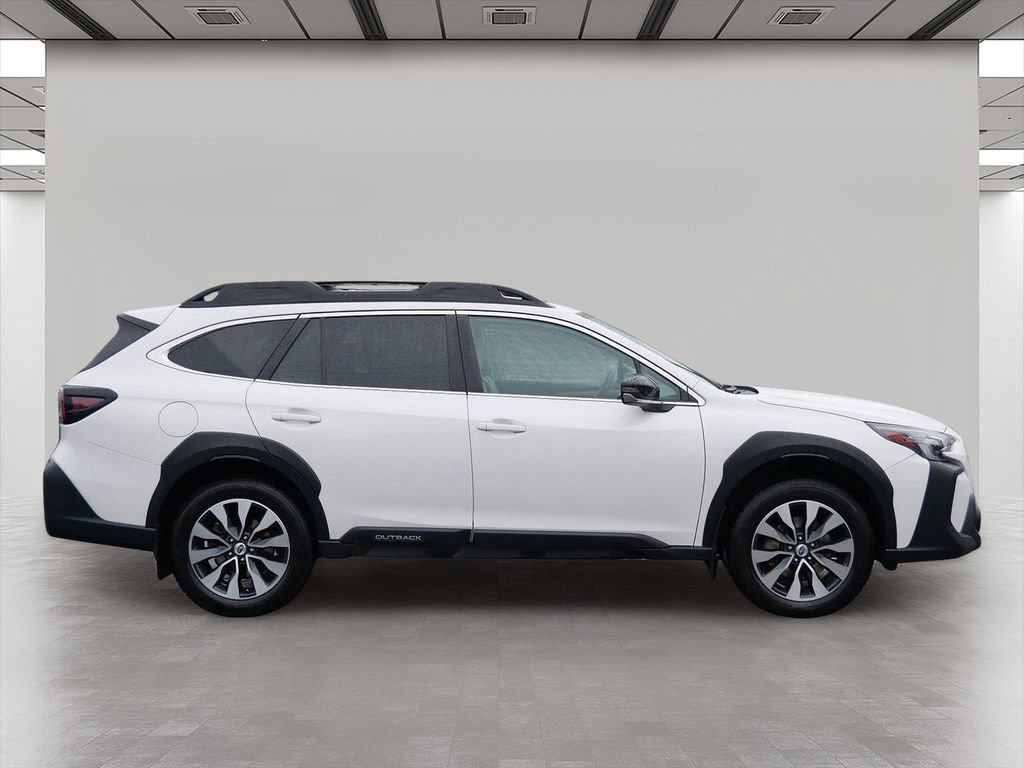 Used 2023 Subaru Outback Limited AWD/4WD image 7
