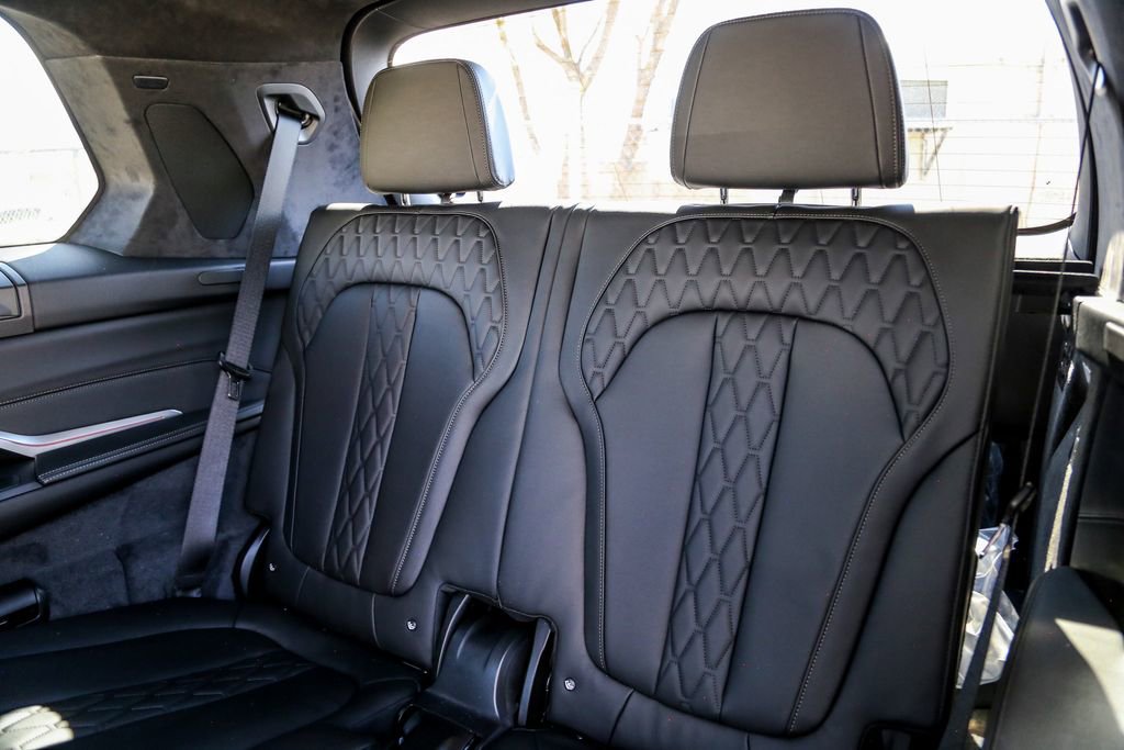 New 2026 BMW X7 M60i image 27