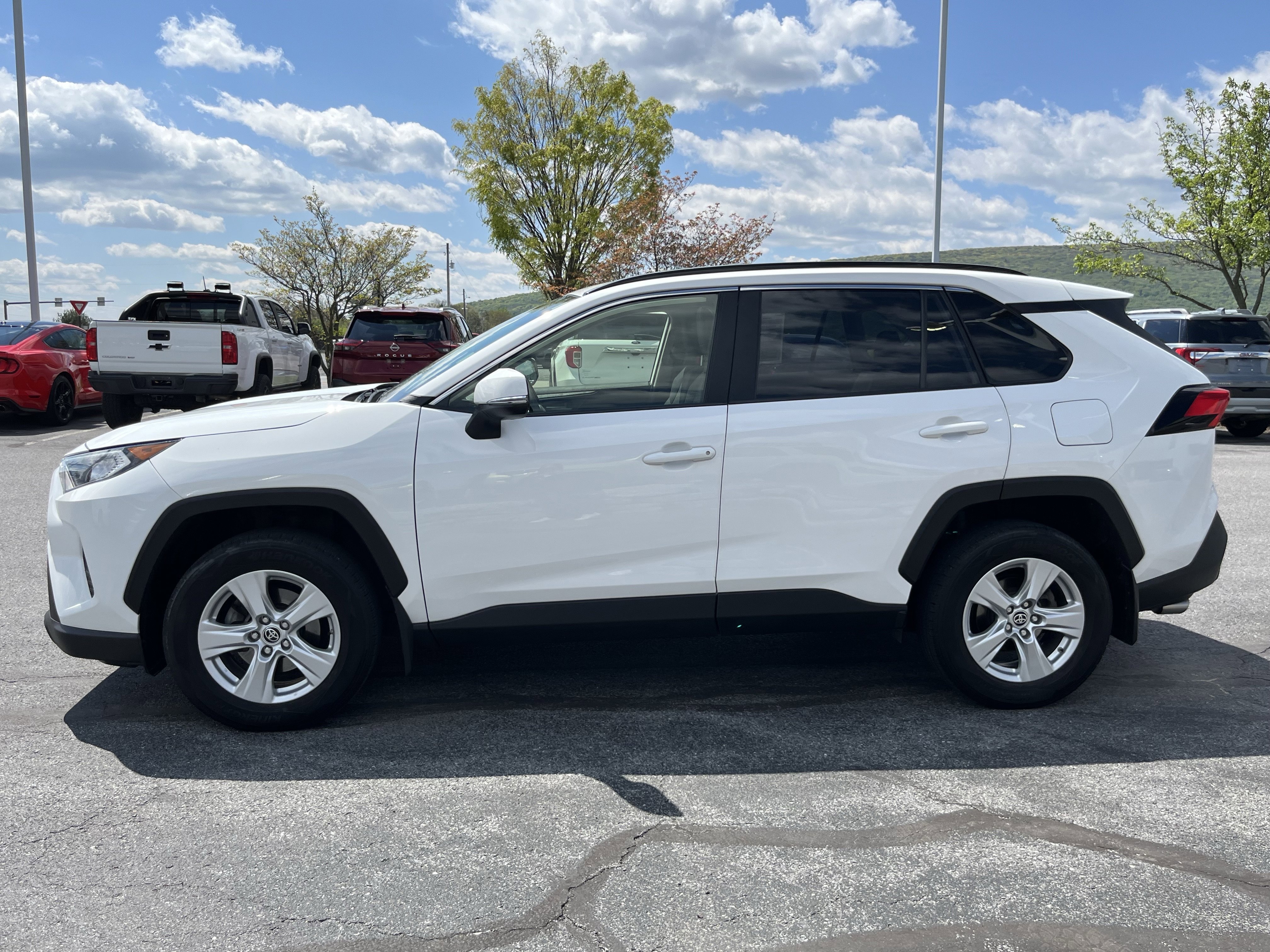 Used 2019 Toyota RAV4 XLE w/ All Weather Liner Package AWD/4WD image 9